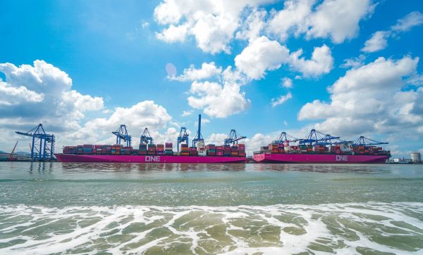 Giá Cước Vận Chuyển Container Từ Châu Á Đi Châu Âu Và Mỹ Lại Tăng Đột Biến