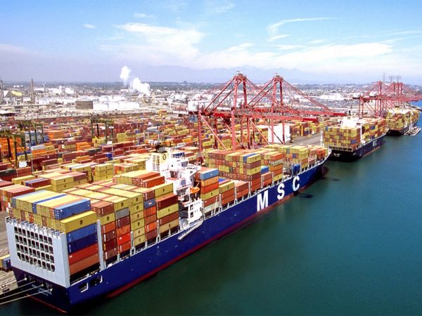 Giá cước và phụ thu ngoài giá cước của các hãng tàu nước ngoài tại Việt Nam