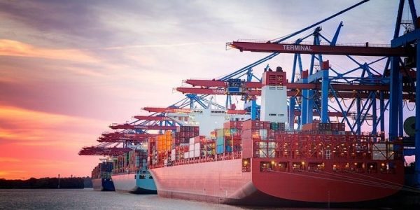 Vượt Qua Khó Khăn Do Dịch Bệnh, Xuất Nhập Khẩu Tiếp Tục Tăng Trưởng
