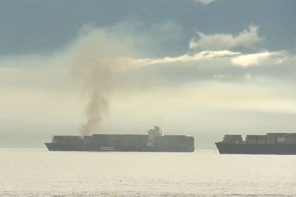 Hoả hoạn trên tàu ZIM Kingston