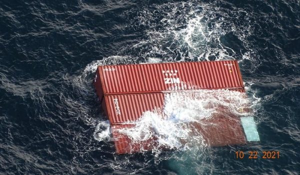 Tàu ZIM Kingston Bốc Cháy Ngoài Khơi Victoria