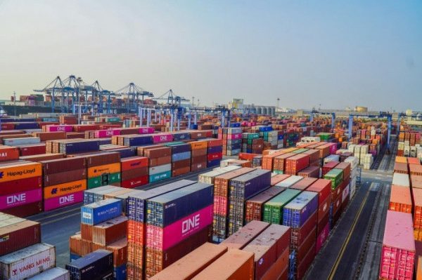 làm thủ tục hải quan hàng xuất khẩu