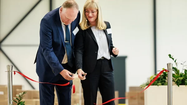 birna-odefors-cutting-the-ribbon-with-john-e-nyborg_1024x576