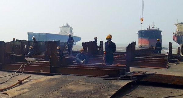 Strong dry bulk market fuels 42% drop in ship recycling