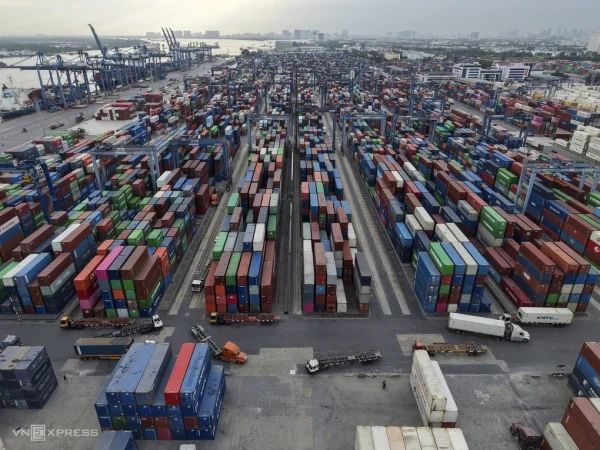 phí hạ tầng cảng biển - advantage logistics