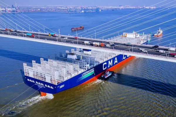 tàu container LNG - Advantage Logistics