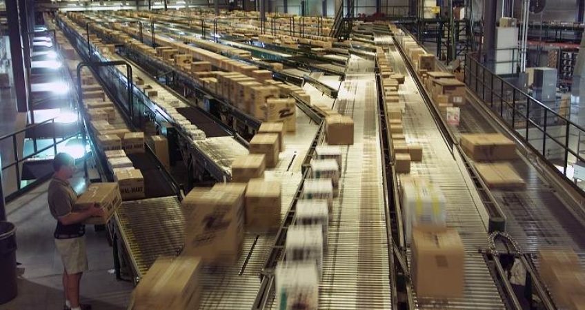 Phân biệt trung tâm phân phối và nhà kho